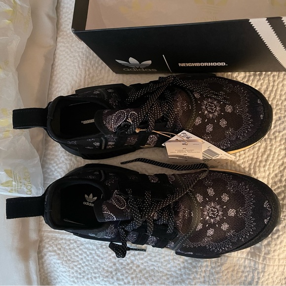 2022 Neighborhood x NMD R1 ‘Black Paisley Bandana - Picture 2 of 5
